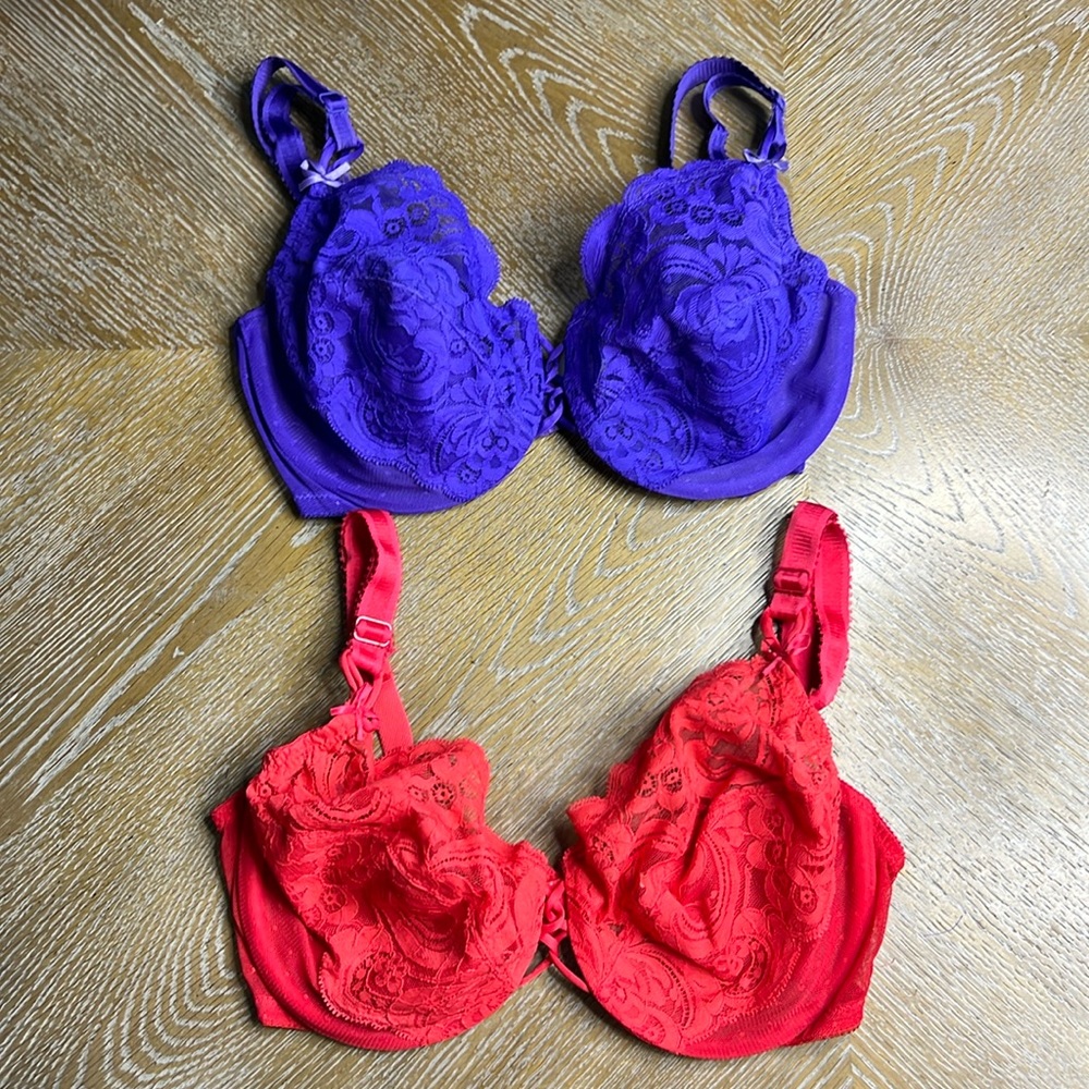 VICTORIA’S SECRET Vintage Set of Two Lace Bra’s - Red + Purple 34D